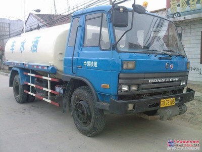高效專業(yè)灑水車服務(wù) 為城市清潔與建設(shè)提供持久動(dòng)力